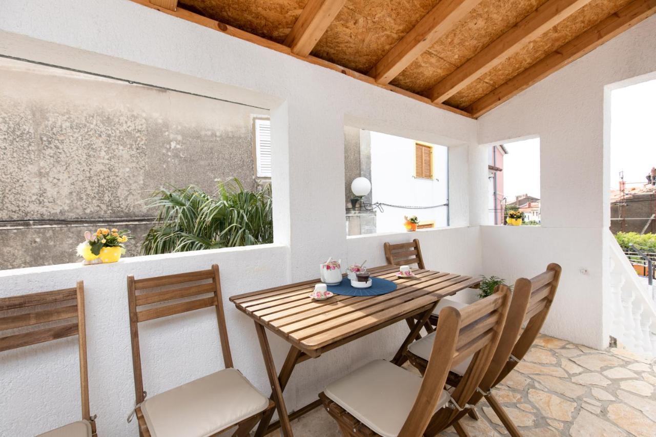 Apartman Umpa Omišalj Buitenkant foto